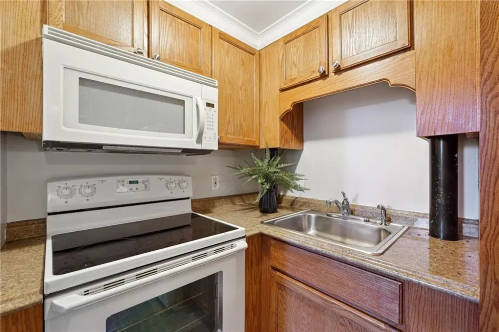 2073 E Roxboro Road NE #B Brookhaven, GA 30324