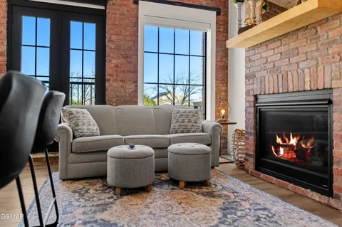 118 Court Avenue #5