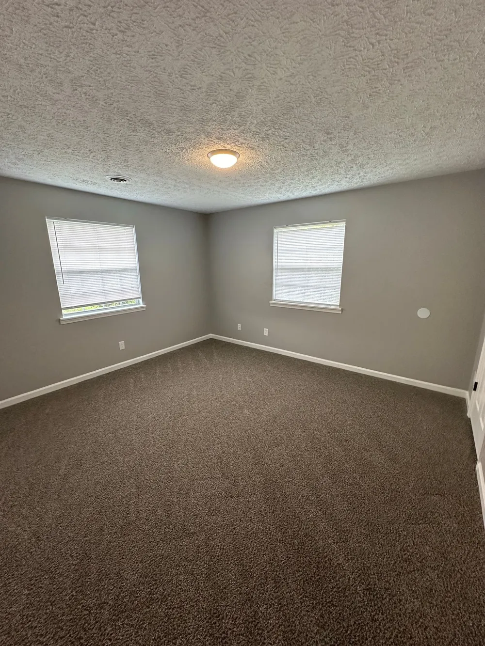 3885 Northeast Dr #B Clarksville, TN 37040