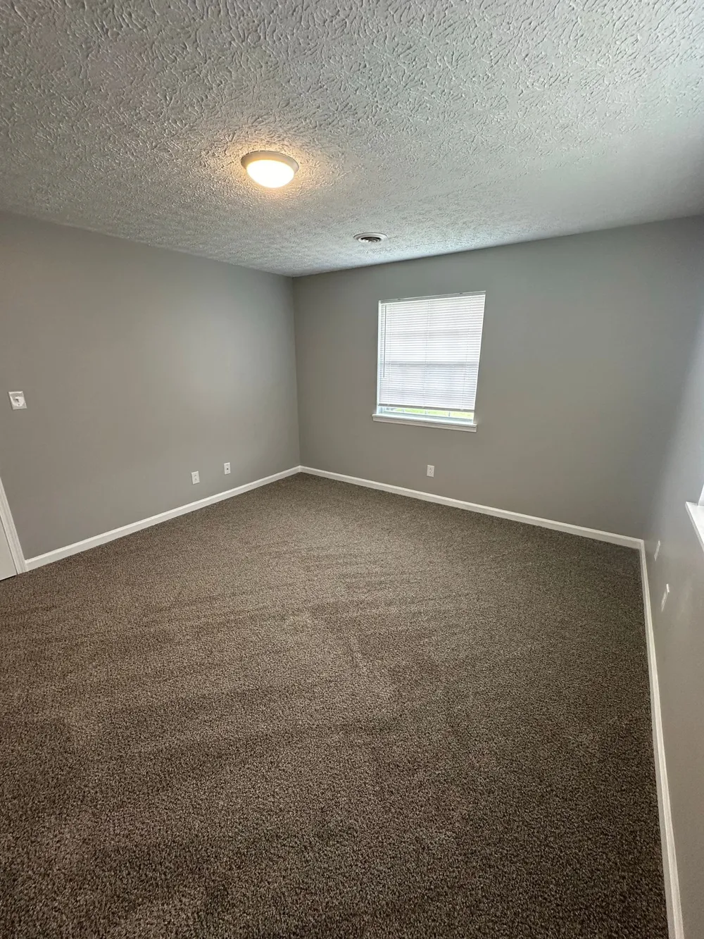 3885 Northeast Dr #B Clarksville, TN 37040