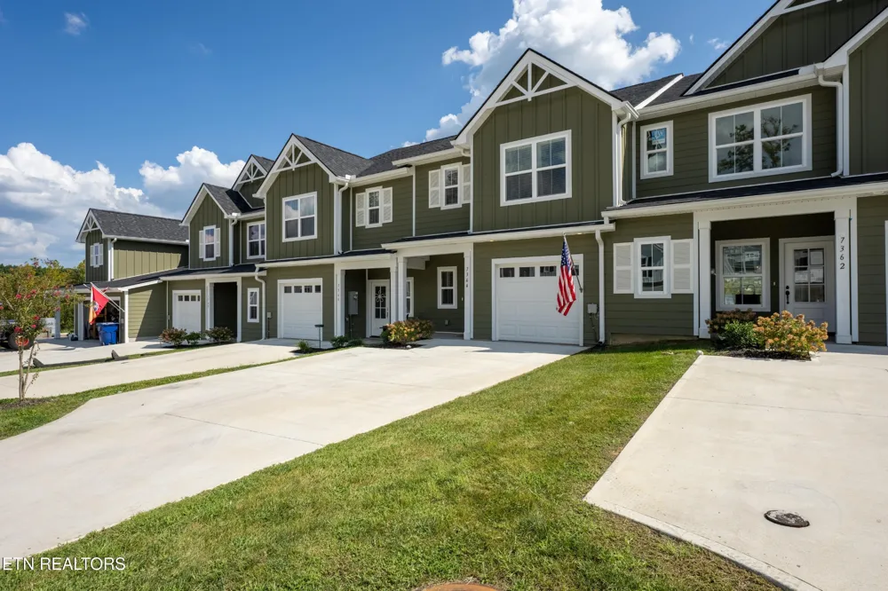 7364 Sun Blossom Lane Knoxville, TN 37924