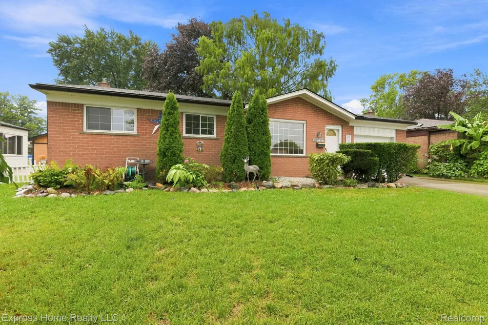 29737 Malvina Drive Warren City, MI 48088