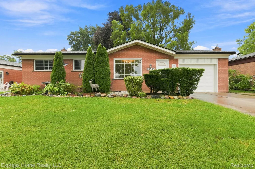 29737 Malvina Drive Warren City, MI 48088
