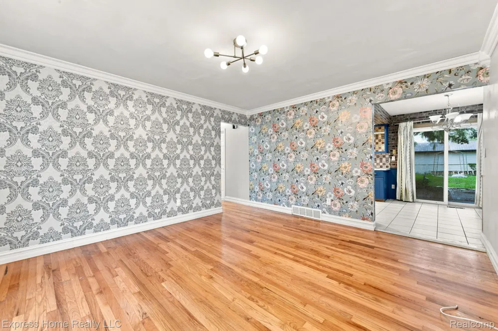 29737 Malvina Drive Warren City, MI 48088