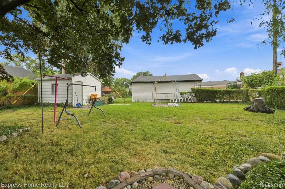 29737 Malvina Drive Warren City, MI 48088