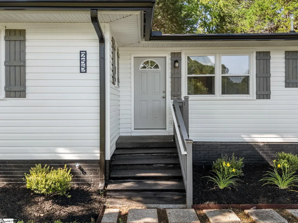 255 Hazelwood Avenue Spartanburg, SC 29302