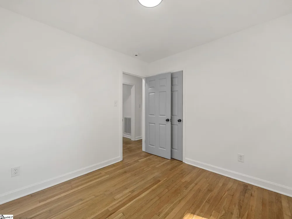 255 Hazelwood Avenue Spartanburg, SC 29302