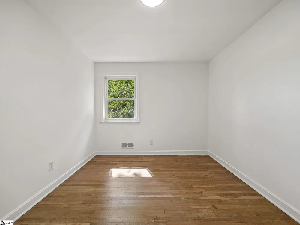 255 Hazelwood Avenue Spartanburg, SC 29302