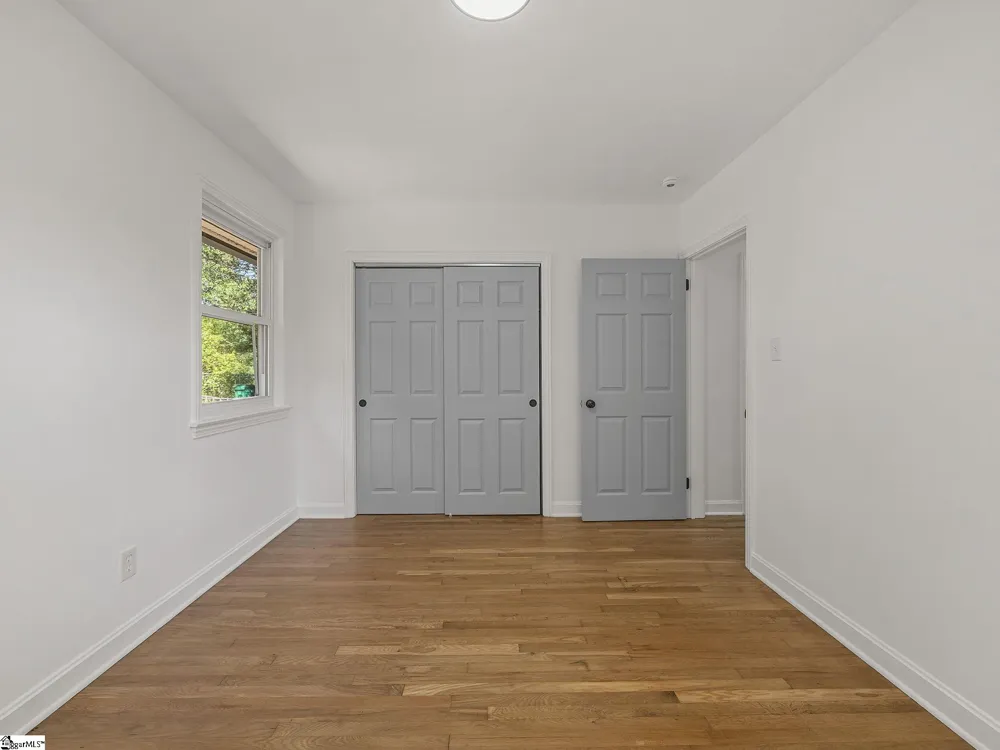255 Hazelwood Avenue Spartanburg, SC 29302