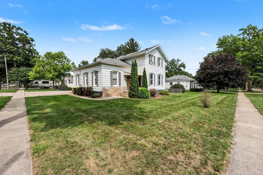 972 Michigan Avenue Adrian, MI 49221
