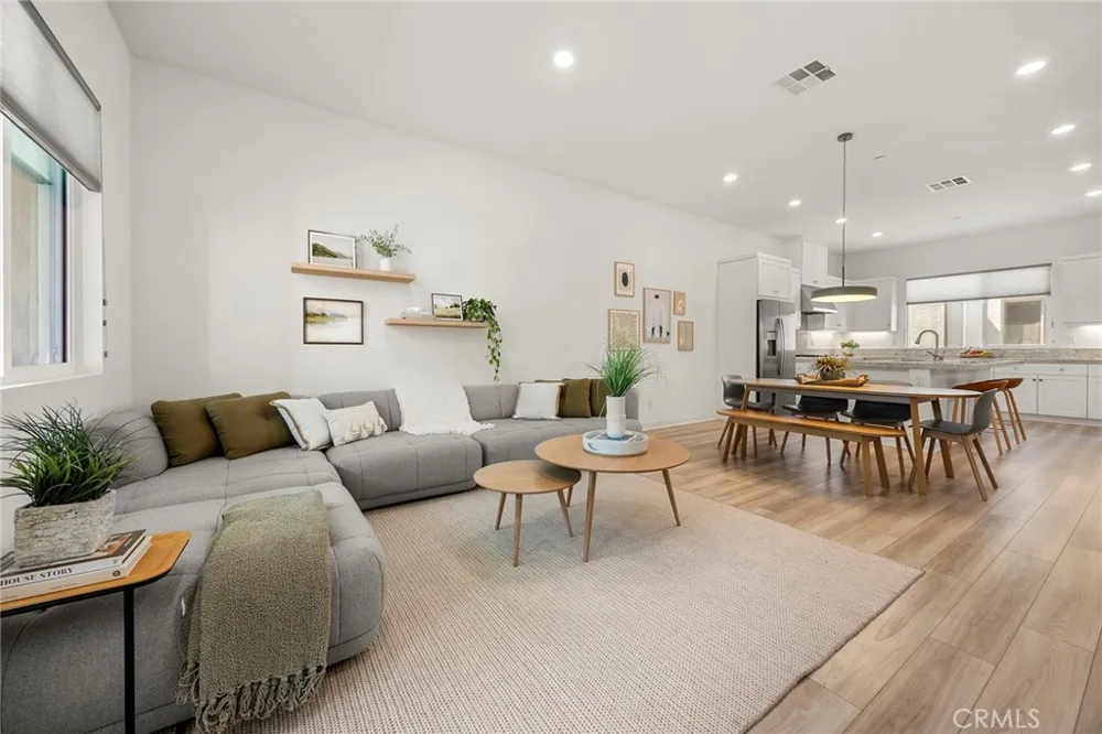 1874 S Westside Drive #38 Anaheim, CA 92805