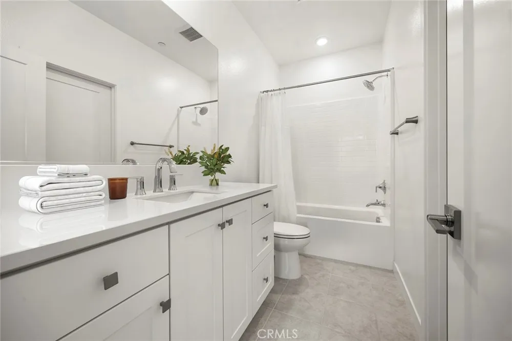 1874 S Westside Drive #38 Anaheim, CA 92805