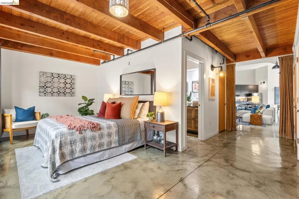 2875 Glascock #209 Oakland, CA 94601