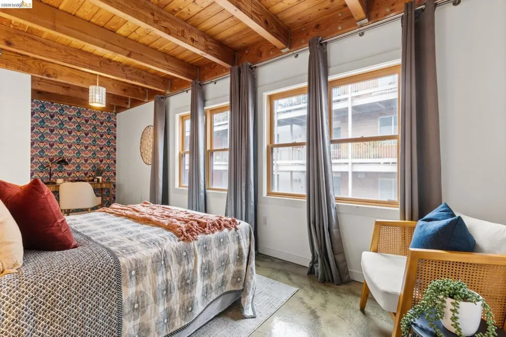 2875 Glascock #209 Oakland, CA 94601