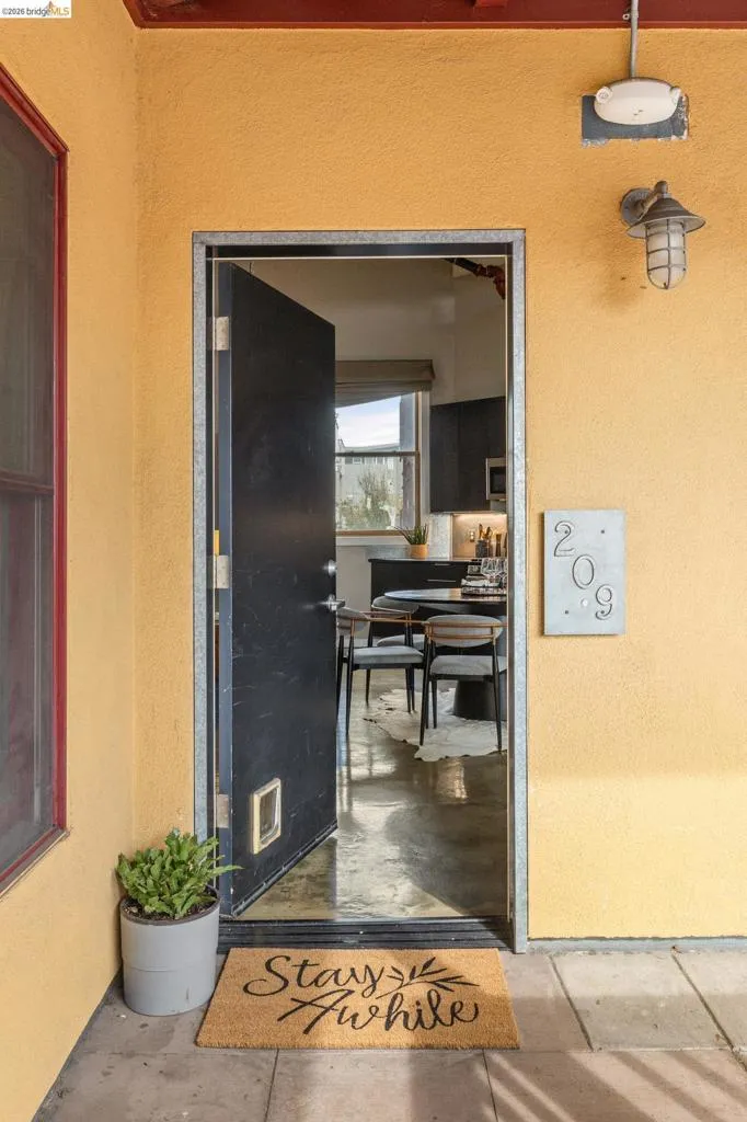 2875 Glascock #209 Oakland, CA 94601