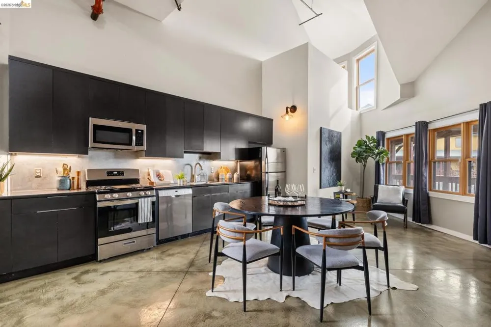 2875 Glascock #209 Oakland, CA 94601