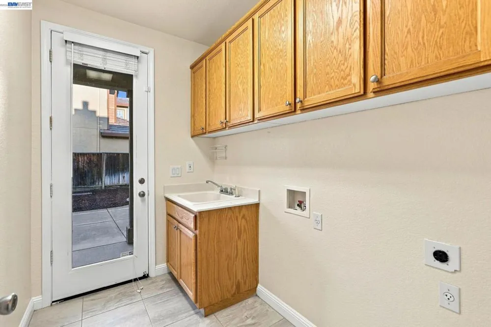 565 Presidio Pl Tracy, CA 95377