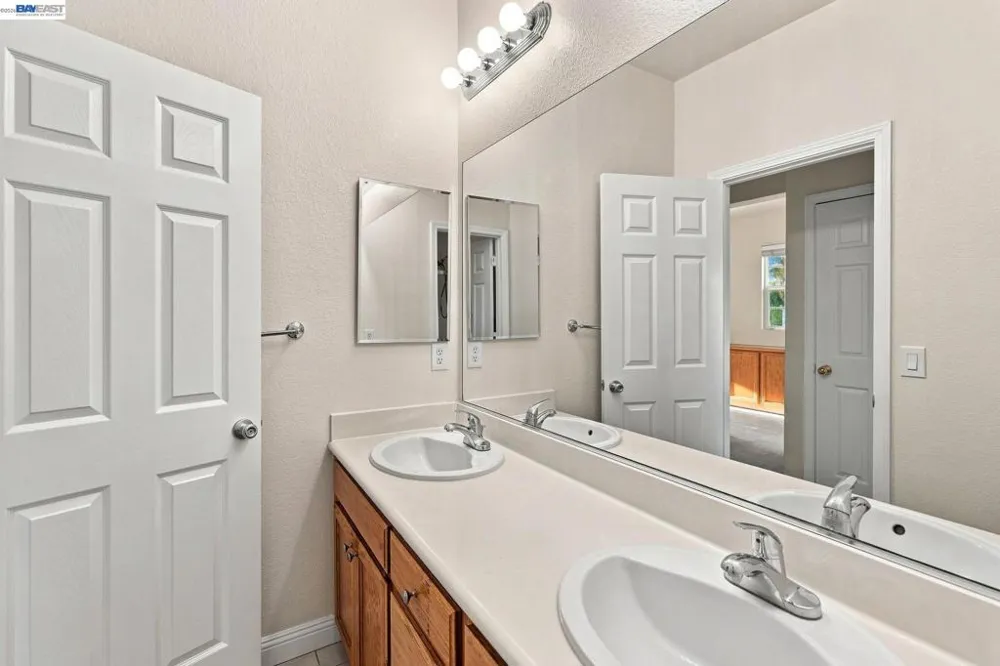 565 Presidio Pl Tracy, CA 95377