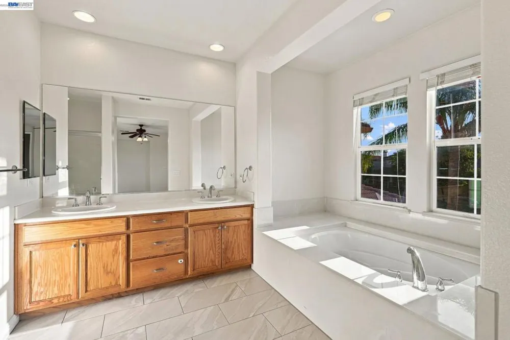 565 Presidio Pl Tracy, CA 95377