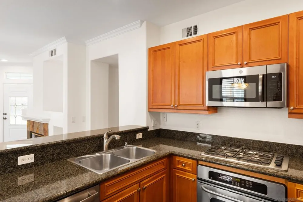 12685 Savannah Creek Dr. #261 San Diego, CA 92128