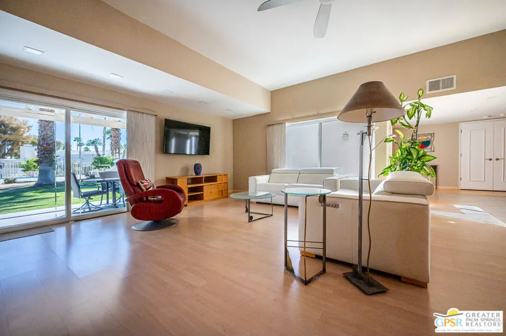 5980 Paradise Plaza Palm Springs, CA 92264
