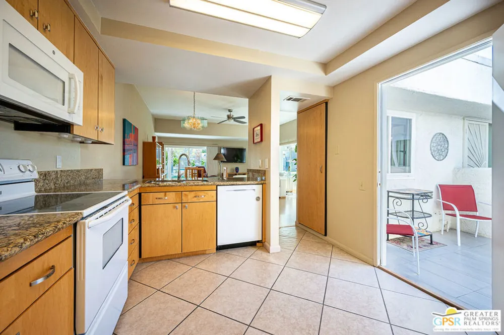 5980 Paradise Plaza Palm Springs, CA 92264