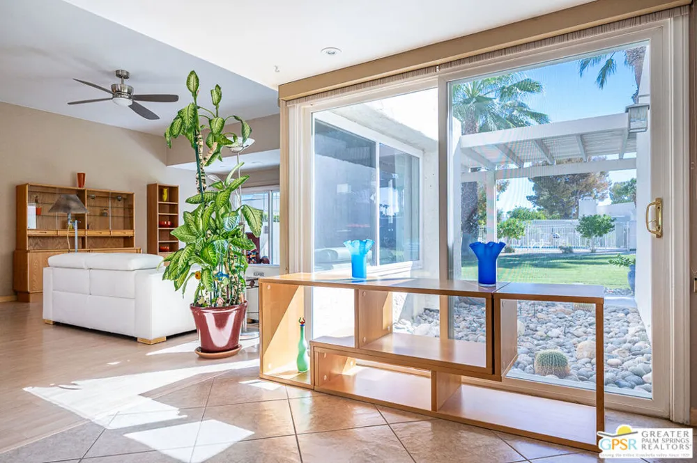 5980 Paradise Plaza Palm Springs, CA 92264