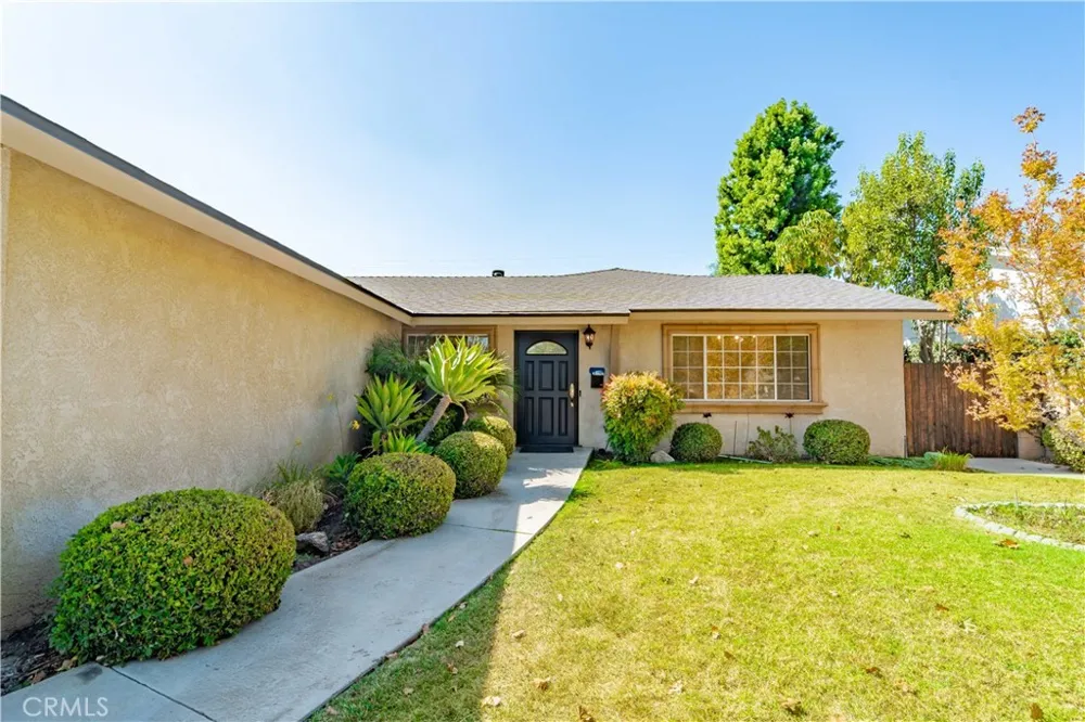 23812 Archwood West Hills, CA 91307