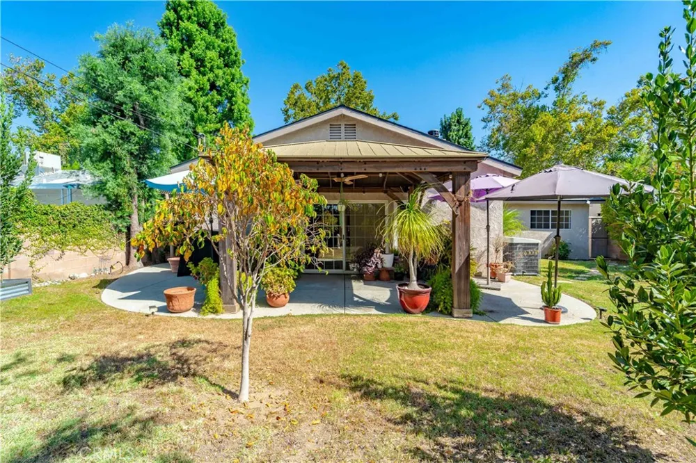 23812 Archwood West Hills, CA 91307