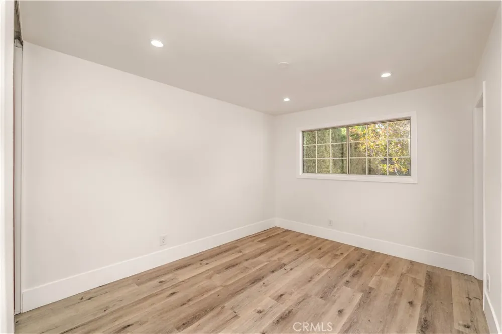 23812 Archwood West Hills, CA 91307