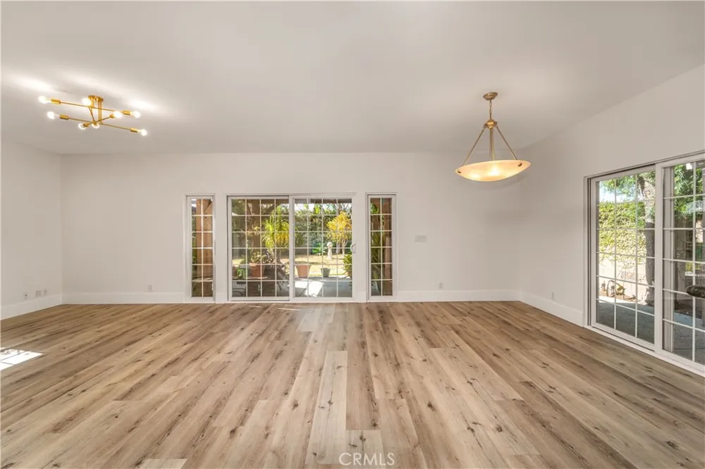 23812 Archwood West Hills, CA 91307