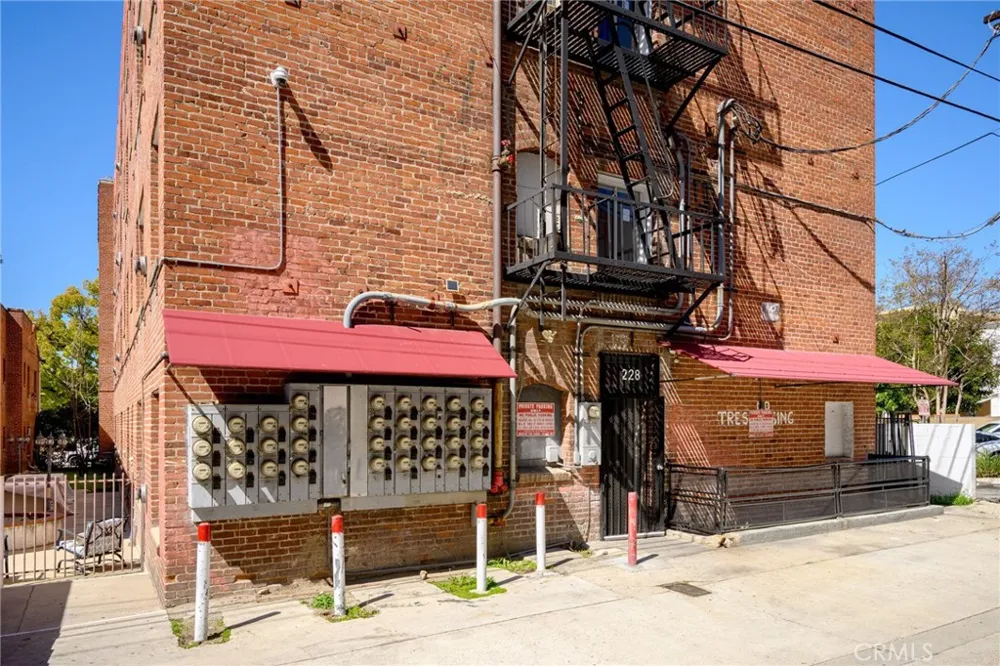 228 S Kenwood Street #402 Glendale, CA 91205