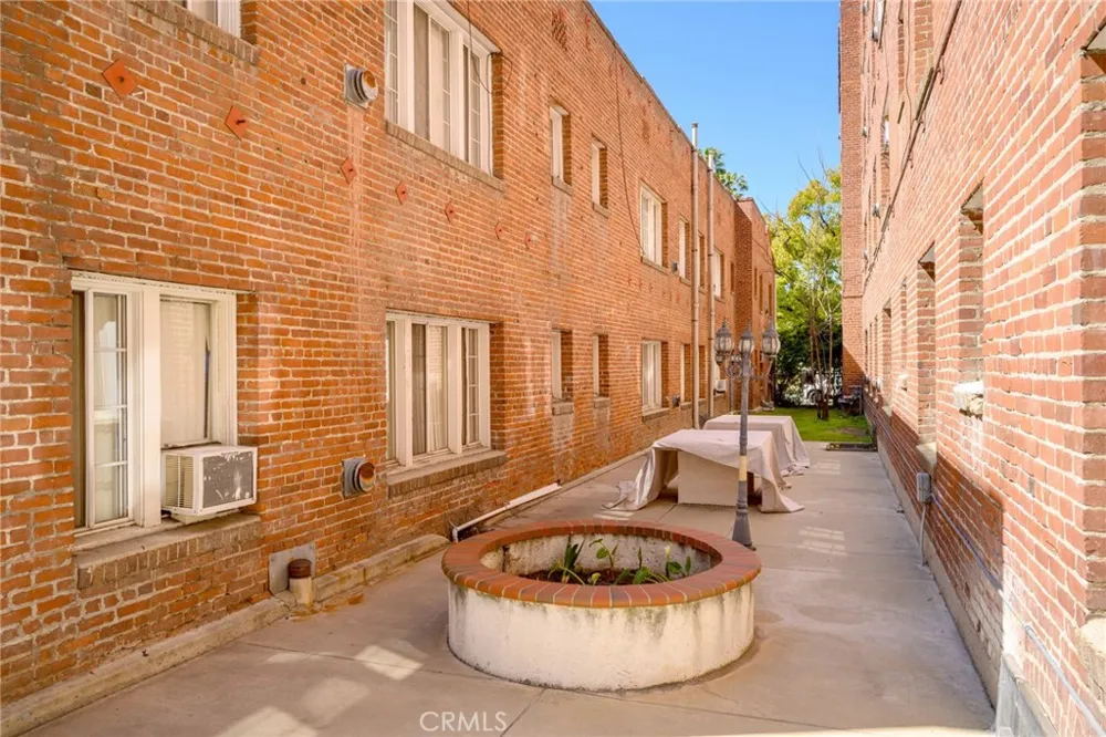 228 S Kenwood Street #402 Glendale, CA 91205