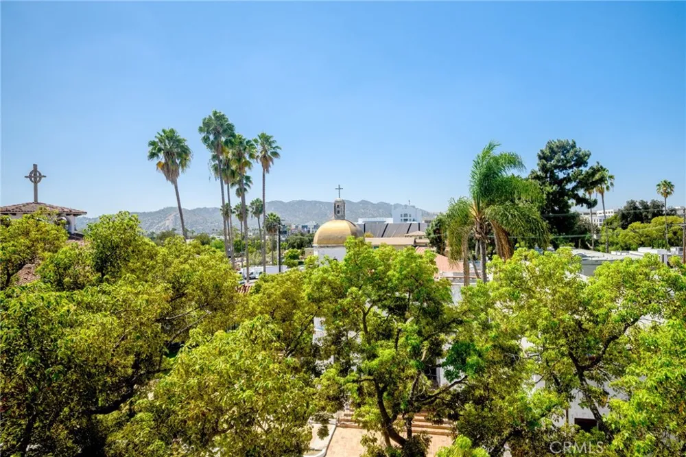 228 S Kenwood Street #402 Glendale, CA 91205
