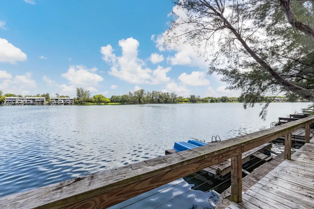 4883 SW 71st Pl Miami, FL 33155