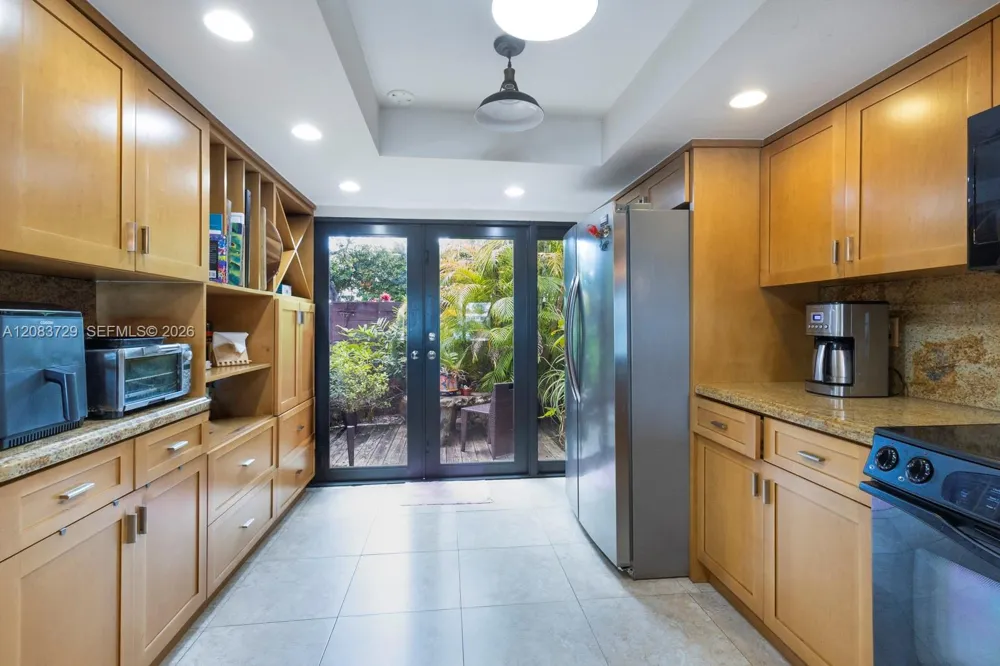 4883 SW 71st Pl Miami, FL 33155