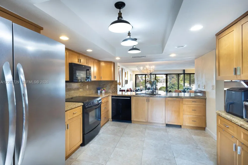 4883 SW 71st Pl Miami, FL 33155