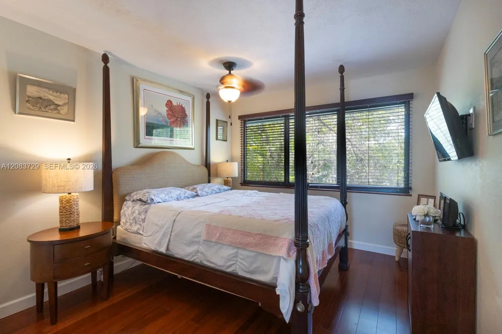 4883 SW 71st Pl Miami, FL 33155