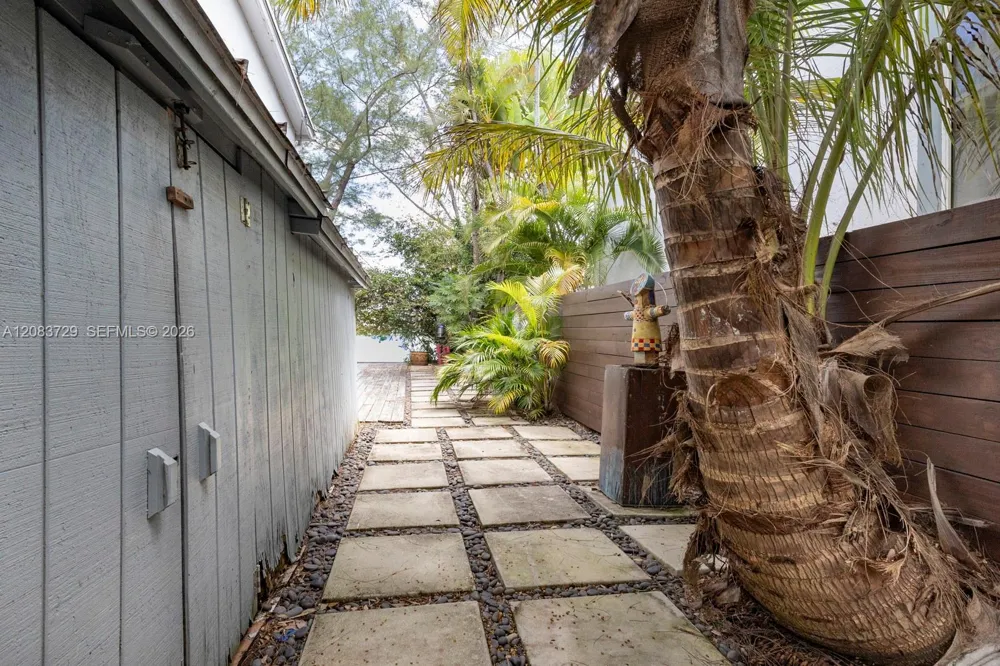 4883 SW 71st Pl Miami, FL 33155