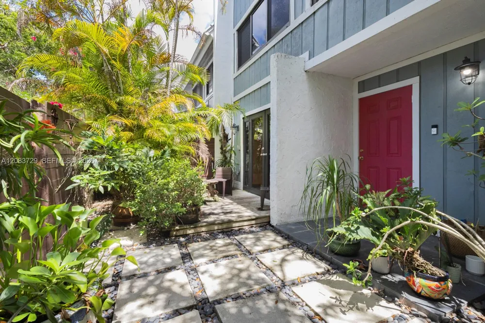 4883 SW 71st Pl Miami, FL 33155