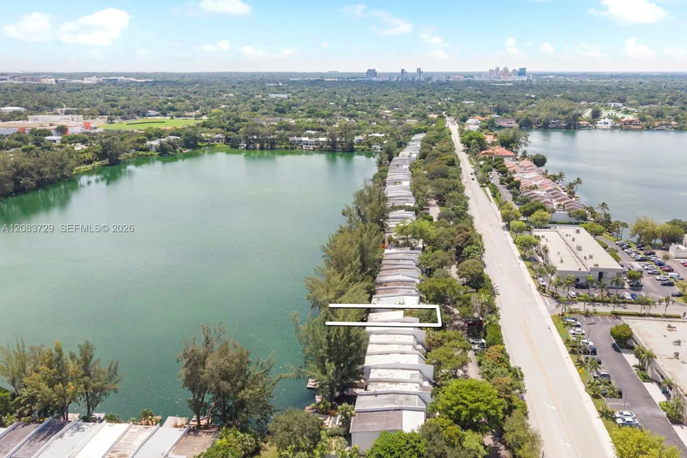 4883 SW 71st Pl Miami, FL 33155