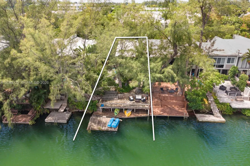 4883 SW 71st Pl Miami, FL 33155