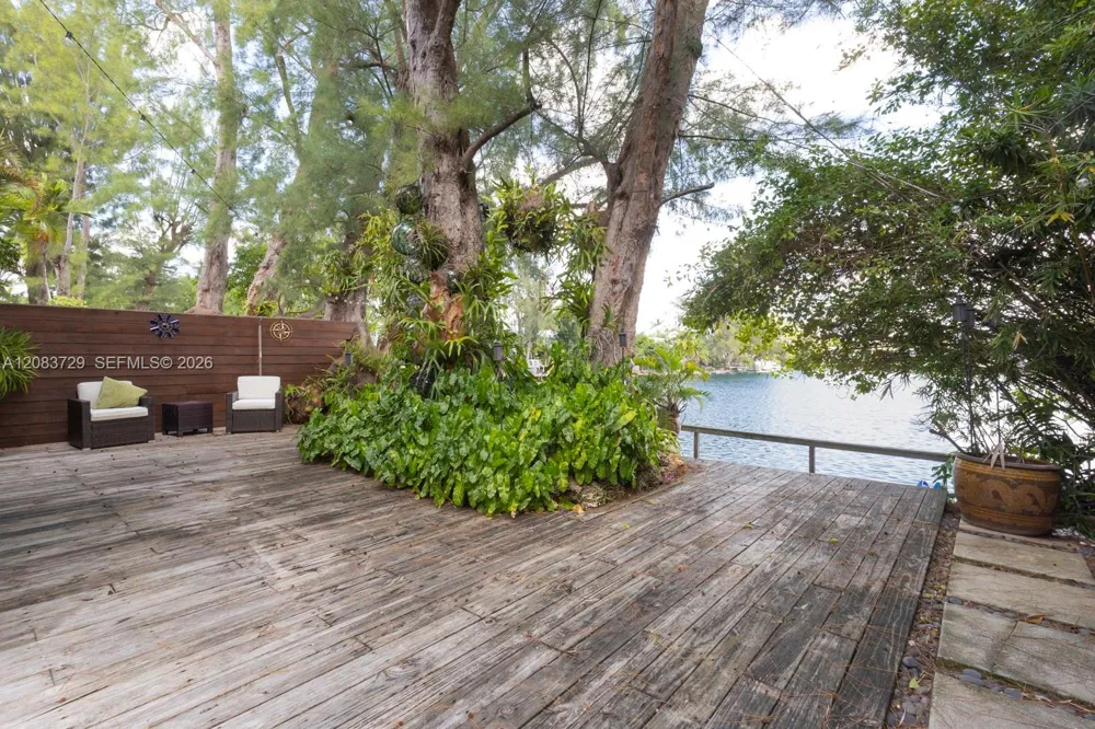 4883 SW 71st Pl Miami, FL 33155