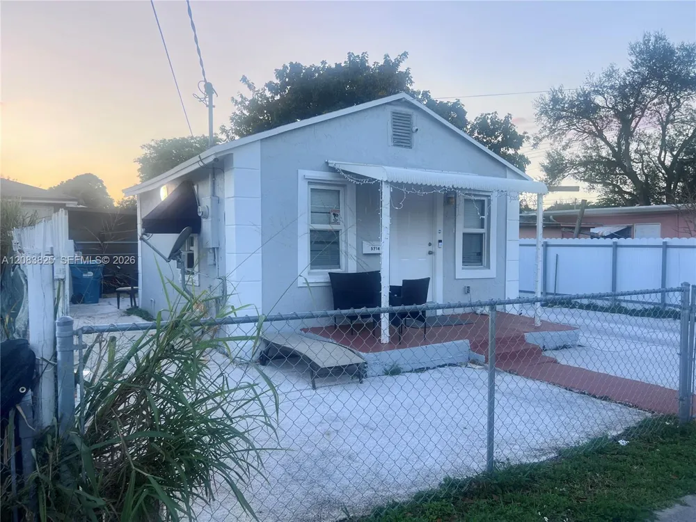 5714 NW 21th ave. Miami, FL 33142