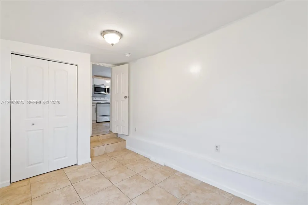 5714 NW 21th ave. Miami, FL 33142