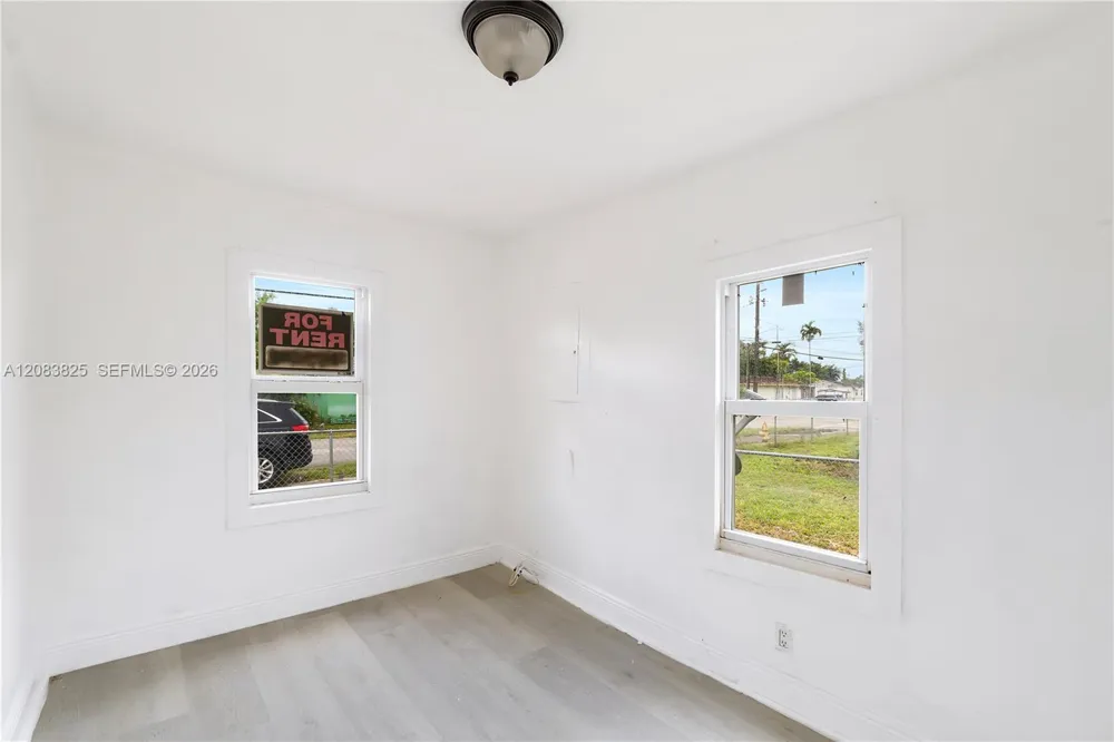 5714 NW 21th ave. Miami, FL 33142
