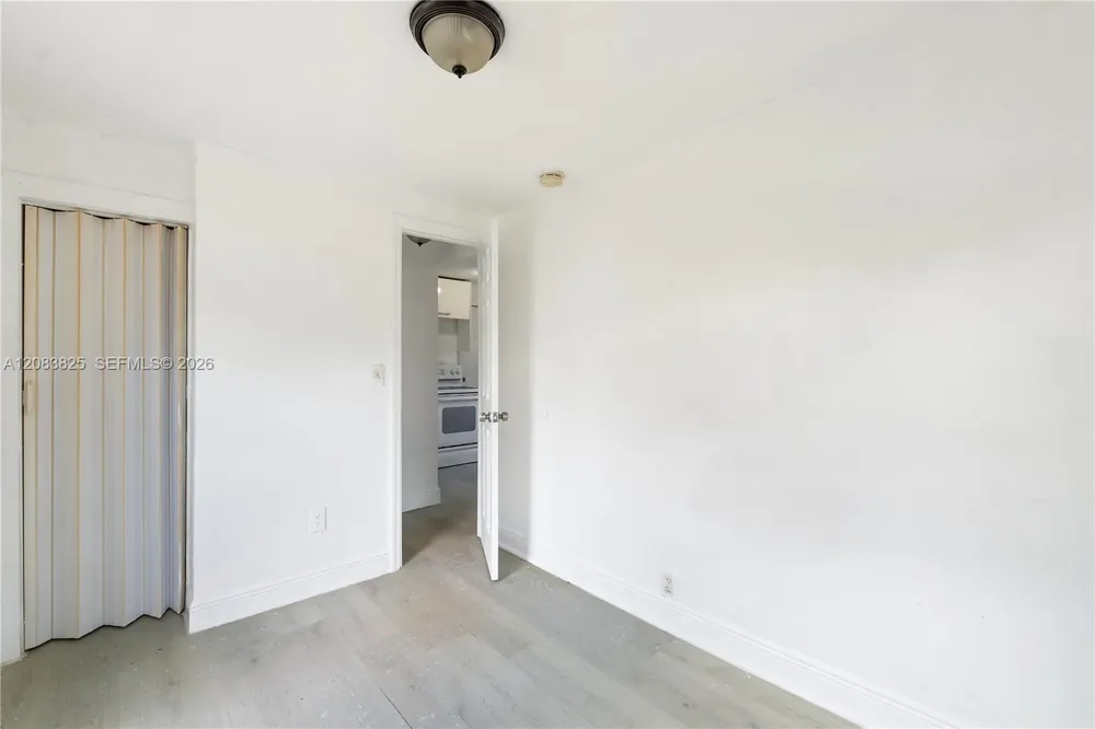 5714 NW 21th ave. Miami, FL 33142