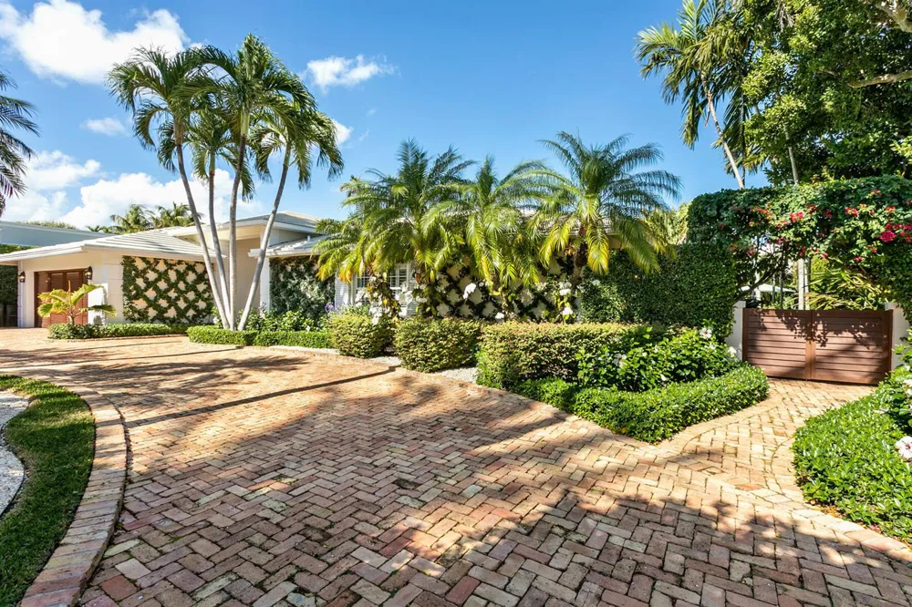 265 SANDPIPER DRIVE Palm Beach, FL 33480