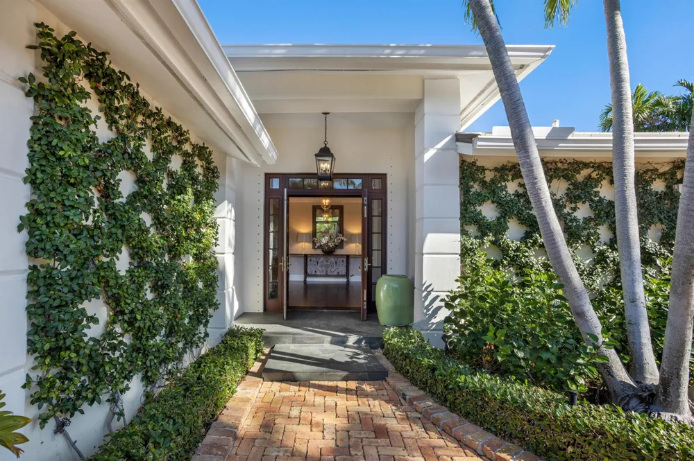 265 SANDPIPER DRIVE Palm Beach, FL 33480