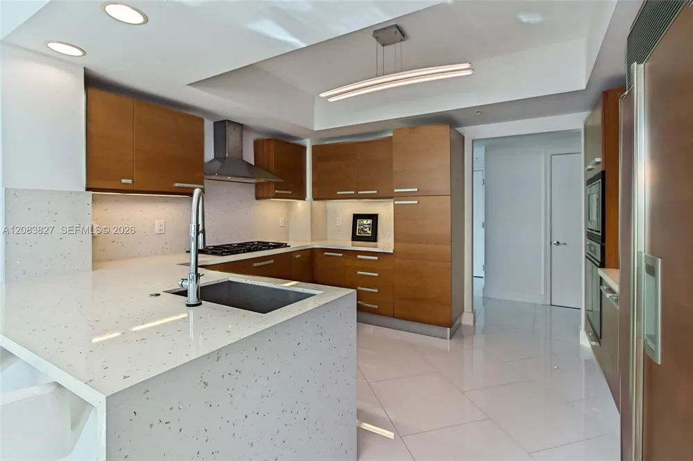 3535 S OCEAN DR #705 Hollywood, FL 33019